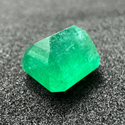 Emerald - 4.90 cts (Super Premium) - Himalaya Rudraksha Anusandhan Kendra