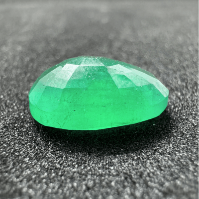 Emerald - 7.75 cts (Super Premium) - Himalaya Rudraksha Anusandhan Kendra