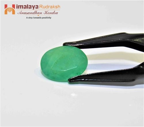 Emerald (Panna) - 9.75 cts - Himalaya Rudraksha Anusandhan Kendra