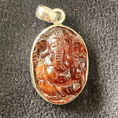 Gomed Ganesh Silver Pendant - Himalaya Rudraksha Anusandhan Kendra