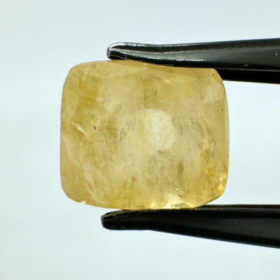 Yellow Sapphire (Pukhraj- 5.80 cts) - Ceylonese