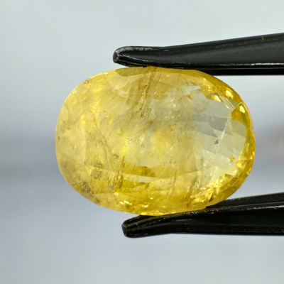 Yellow Sapphire (Pukhraj- 8.15 cts) - Ceylonese