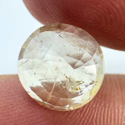 Yellow Sapphire (Pukhraj- 4.15 cts) - Ceylonese