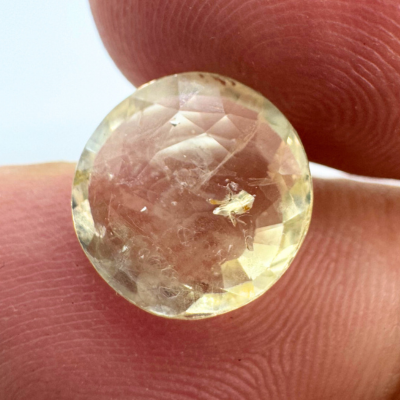 Yellow Sapphire (Pukhraj- 4.15 cts) - Ceylonese
