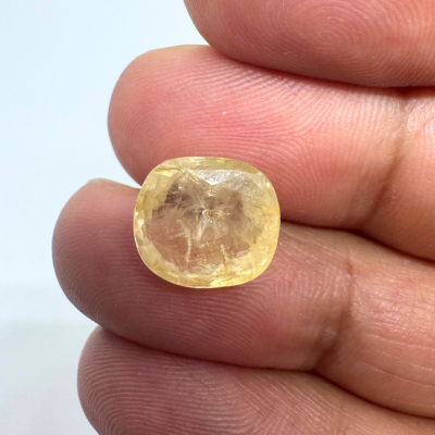 Yellow Sapphire (Pukhraj- 6.70 cts) - Ceylonese
