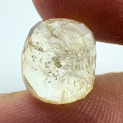 Yellow Sapphire (Pukhraj- 6.70 cts) - Ceylonese