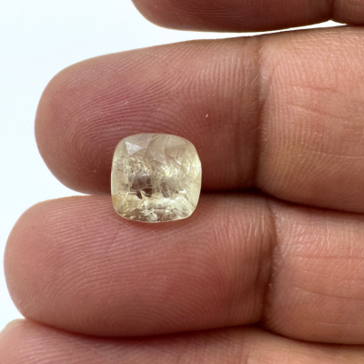 White Sapphire (Pukhraj- 3.30 cts) - Ceylonese - Himalaya Rudraksha Anusandhan Kendra