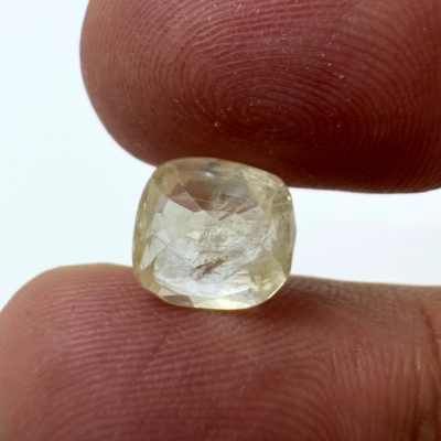 White Sapphire (Pukhraj- 3.30 cts) - Ceylonese - Himalaya Rudraksha Anusandhan Kendra