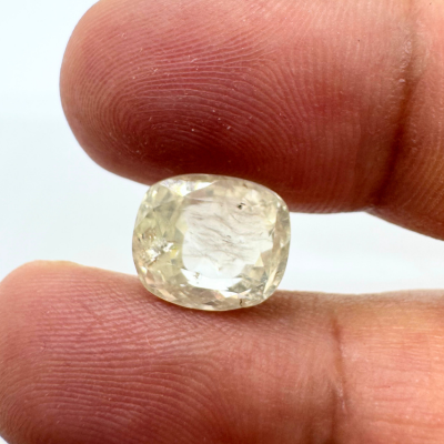 White Sapphire (Pukhraj- 6.35 cts) - Ceylonese - Himalaya Rudraksha Anusandhan Kendra