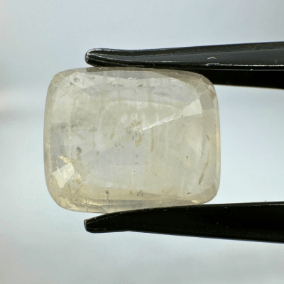 White Sapphire (Pukhraj - 8.15 cts) - Ceylonese - Himalaya Rudraksha Anusandhan Kendra