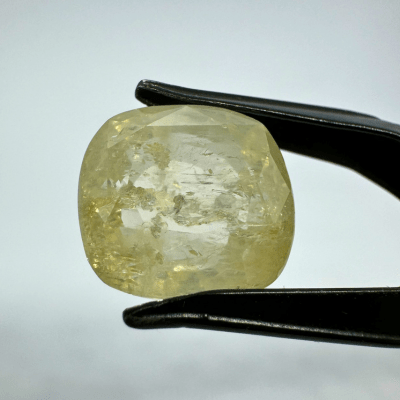 Yellow Sapphire (Pukhraj - 11.00 cts) - Ceylonese - Himalaya Rudraksha Anusandhan Kendra